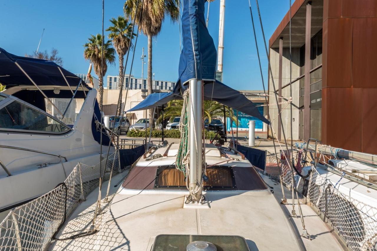 Pequeno Velero En Port Forum Ideal Para Backpackers Sant Adria de Besos Ngoại thất bức ảnh